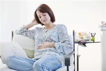 ما هي التغيّرات التي يشهدها جسم المرأة في الشهر الثاني من الحمل؟